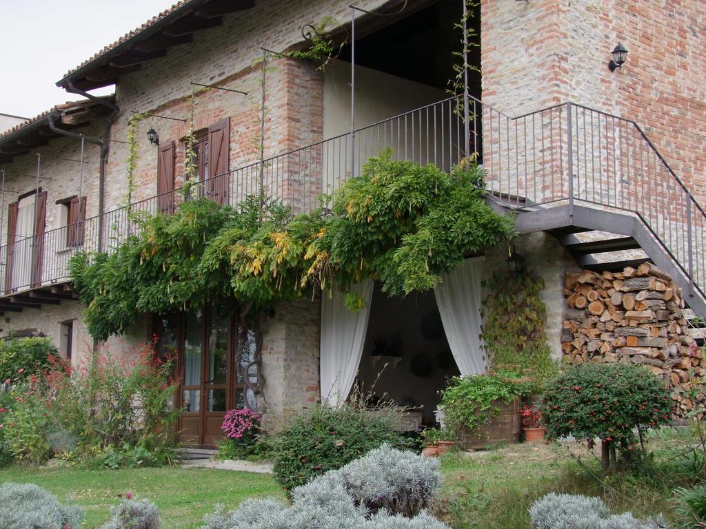 Casa Branzele Bed and Breakfast Trezzo Tinella Eksteriør billede
