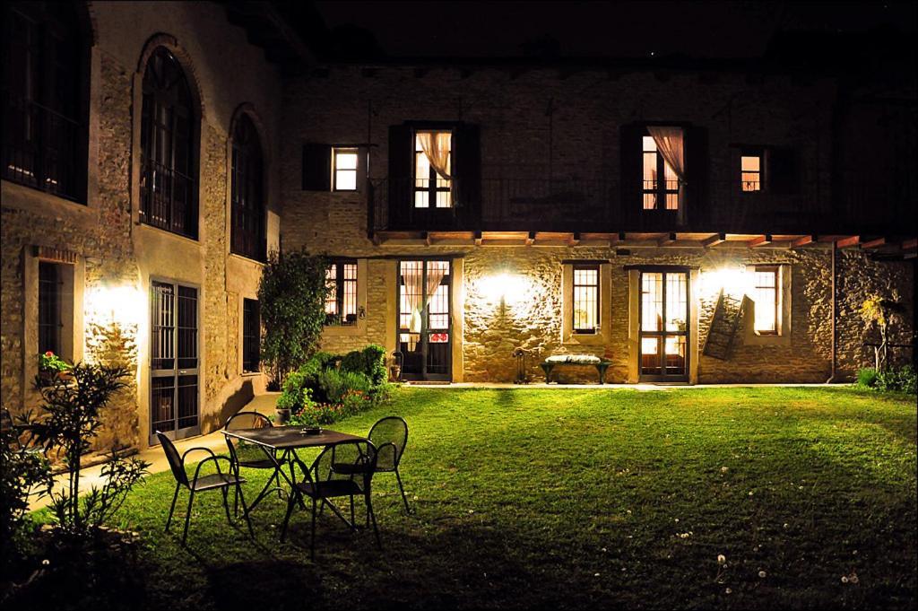 Casa Branzele Bed and Breakfast Trezzo Tinella Eksteriør billede