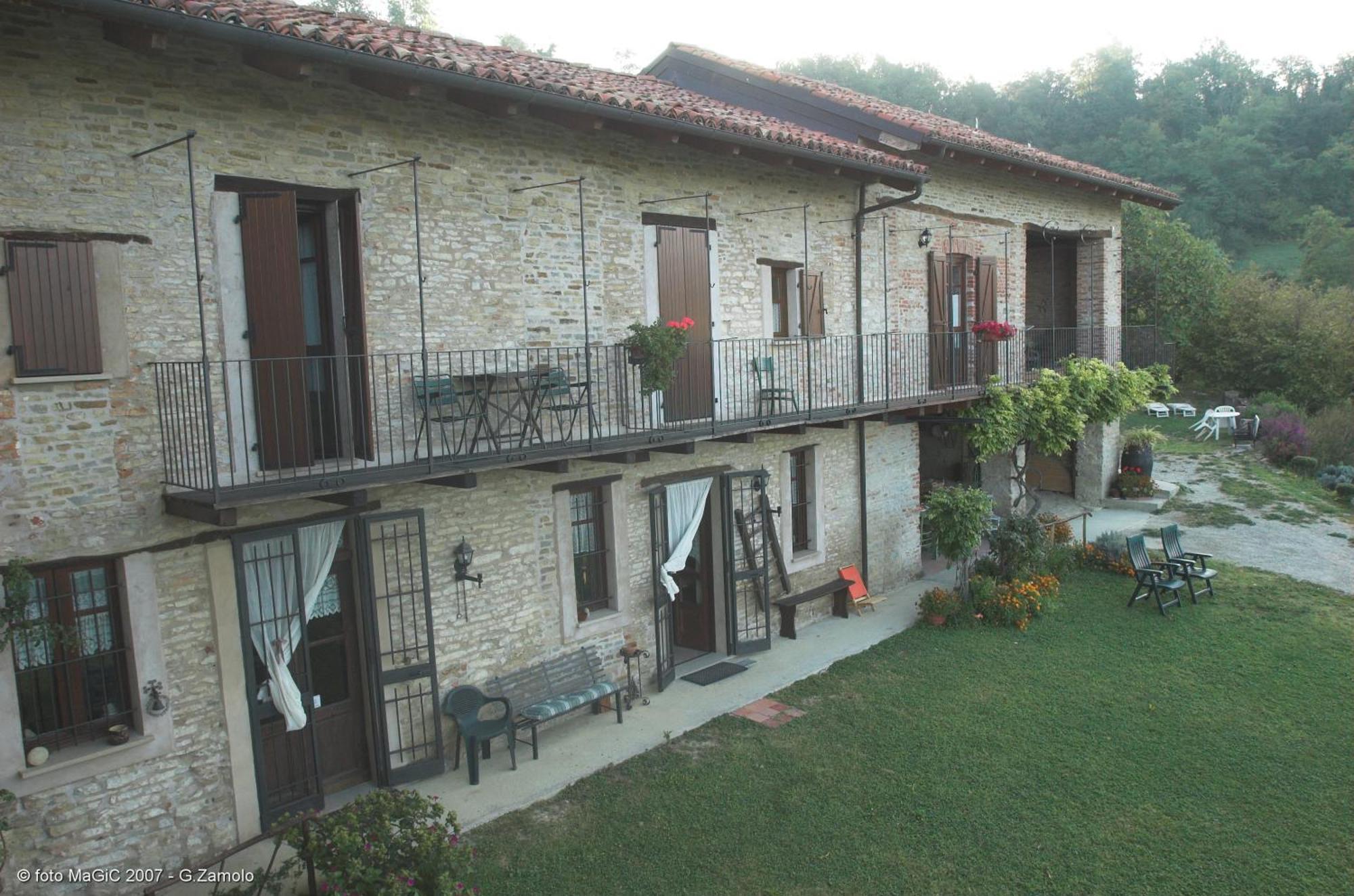 Casa Branzele Bed and Breakfast Trezzo Tinella Eksteriør billede