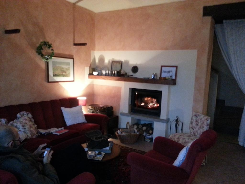 Casa Branzele Bed and Breakfast Trezzo Tinella Eksteriør billede